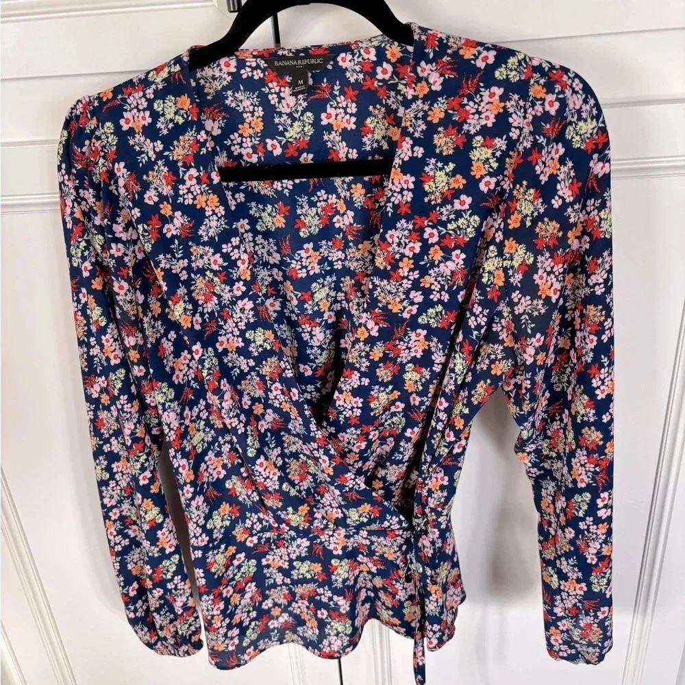 Women’s Wrap Top, peplum style, navy with floral pattern - Banana Republic
